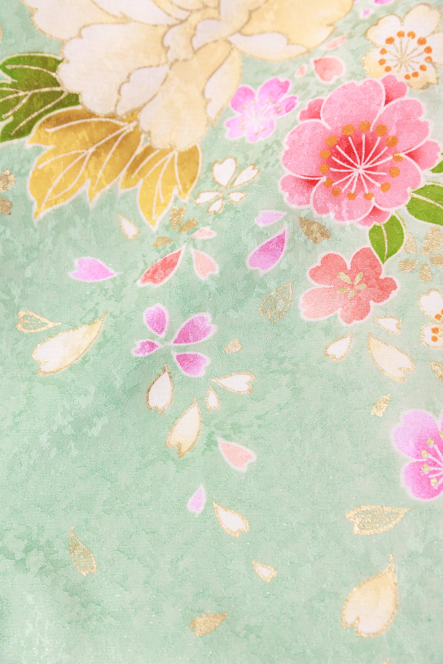 パステルグリーン 牡丹・菊・桜 正絹振袖【867】