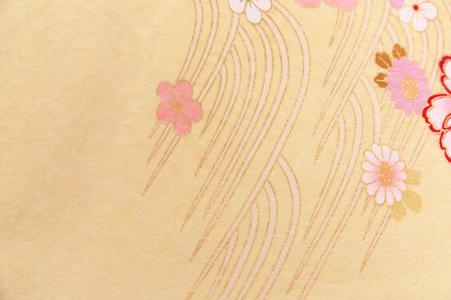 クリーム地 牡丹貝桶 正絹振袖【875】