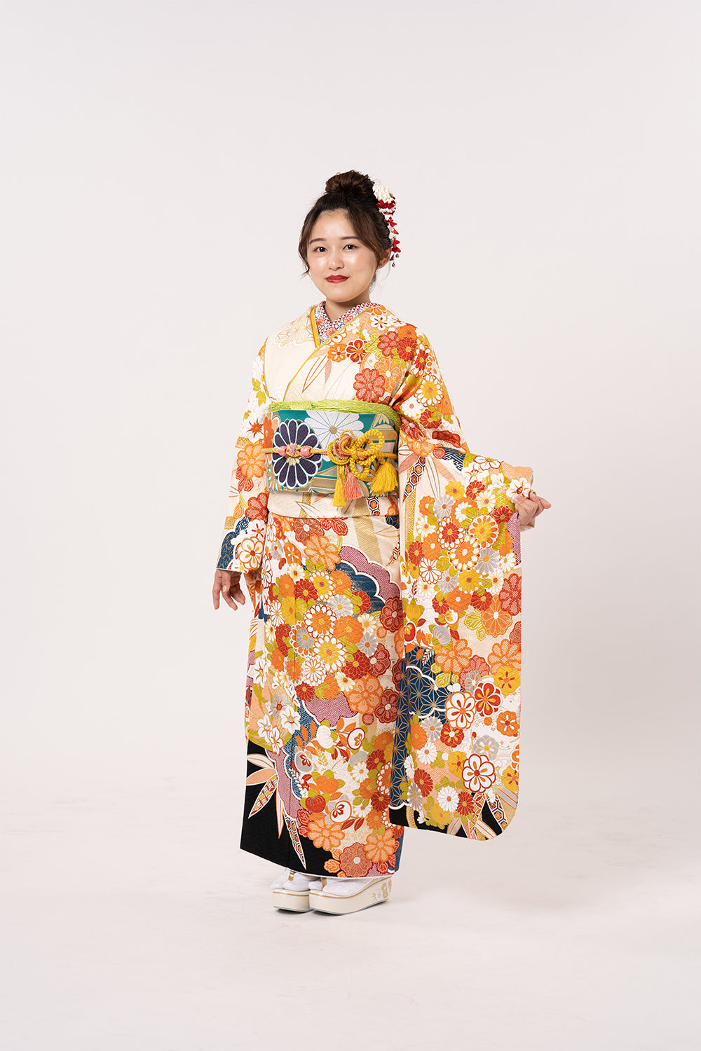 振袖フルセット クリームホワイト×コーラルオレンジ 梅柄 クリーム色オレンジ花 振袖【007】 – SAKURA TOKYO