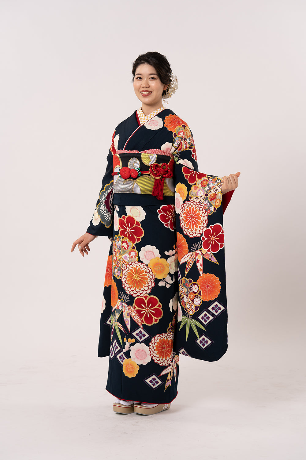 紺色レトロ古典柄 振袖