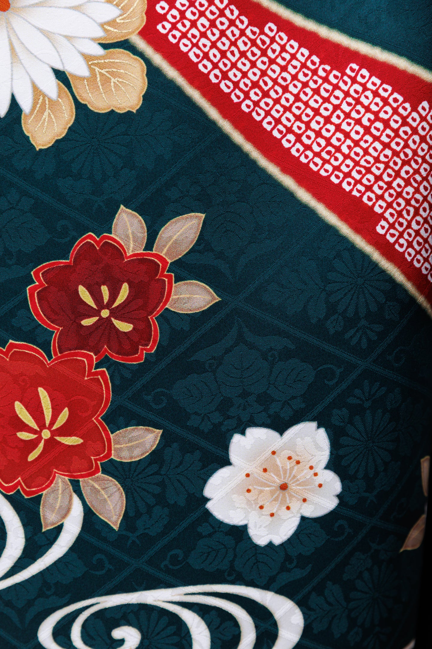 緑地 梅・松 鹿の子柄 正絹振袖【841】