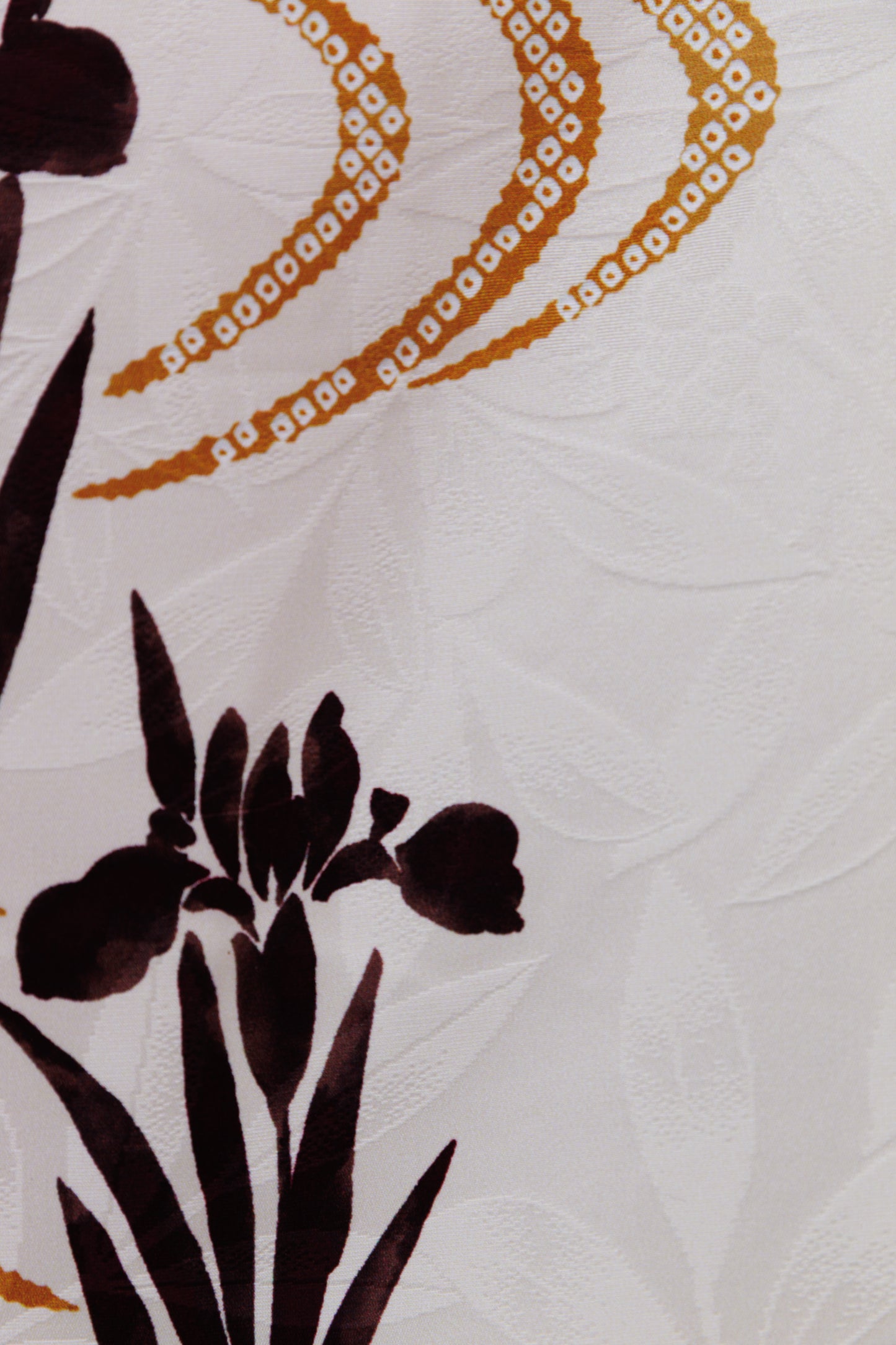 クリーム地 椿・菊 正絹振袖【826】