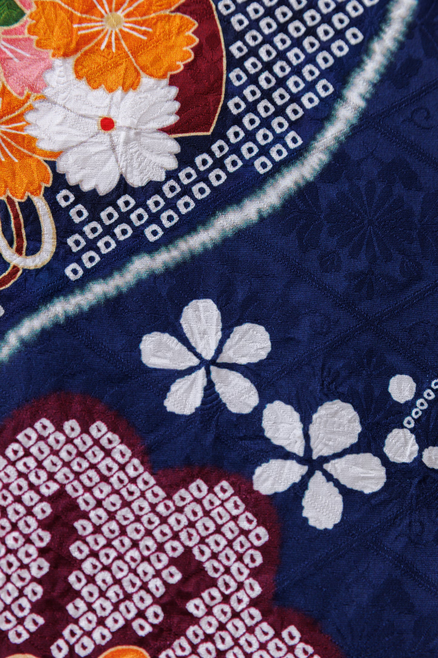 紺地 丸菊 しぼり 正絹振袖【811】