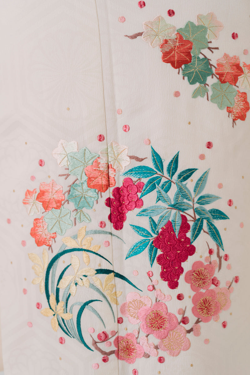 白地 ピンク刺繍 振袖【2024,11,26】