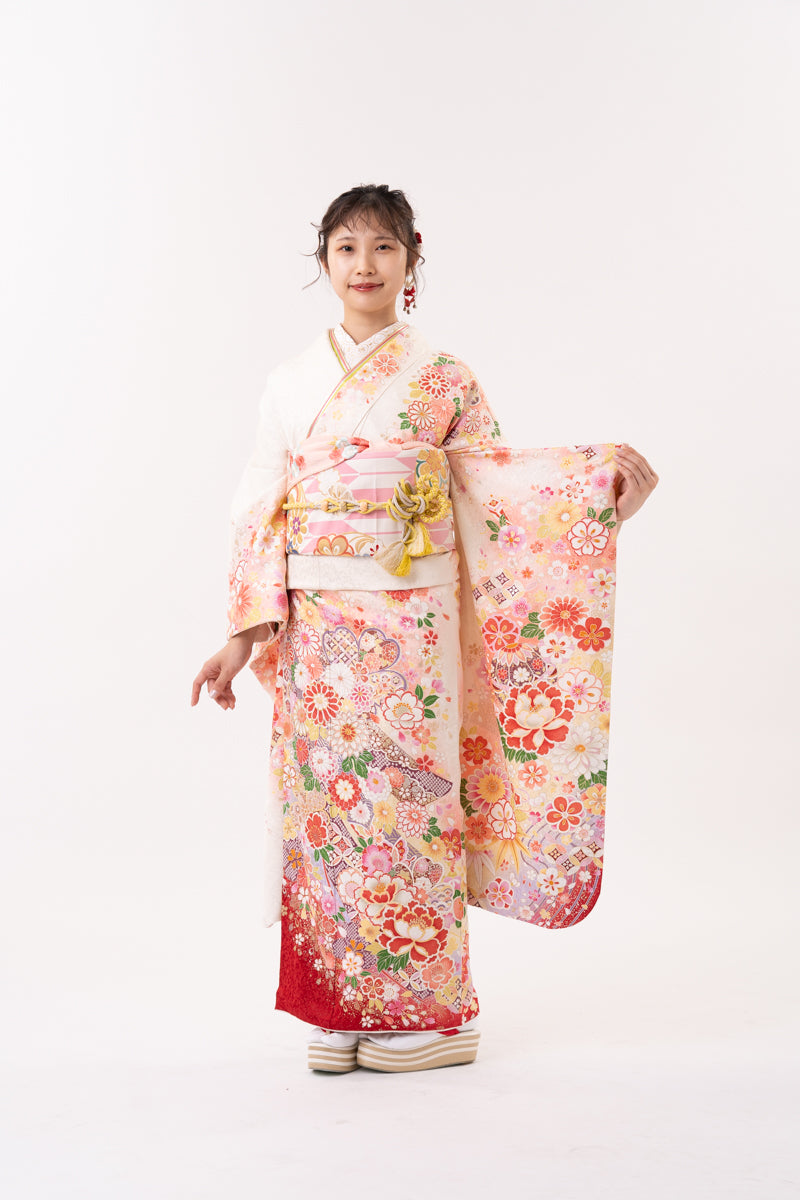 白 地に菊 桜 牡丹 花尽くし 正絹振袖【144】