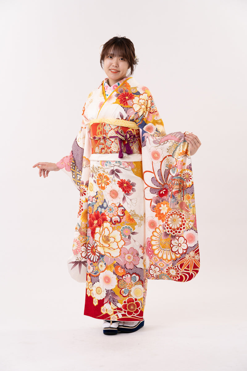 白地 牡丹梅カラフル花々 正絹振袖【198】