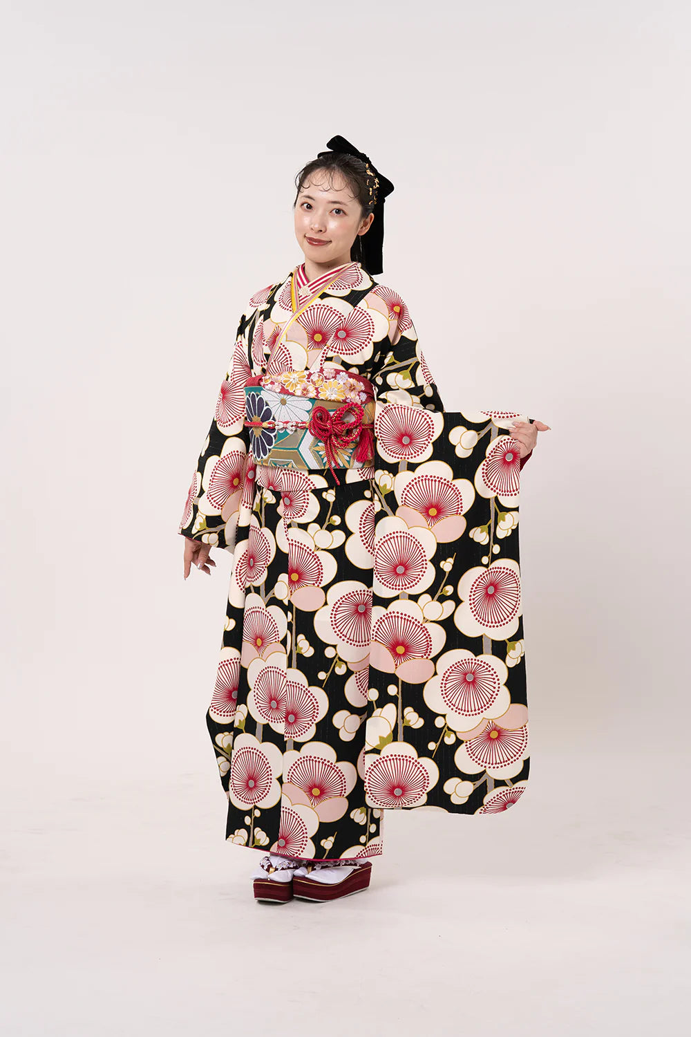 黒地レトロ梅柄 振袖【075】 – SAKURA TOKYO 黒地レトロ梅柄 振袖【075】 – SAKURA TOKYO