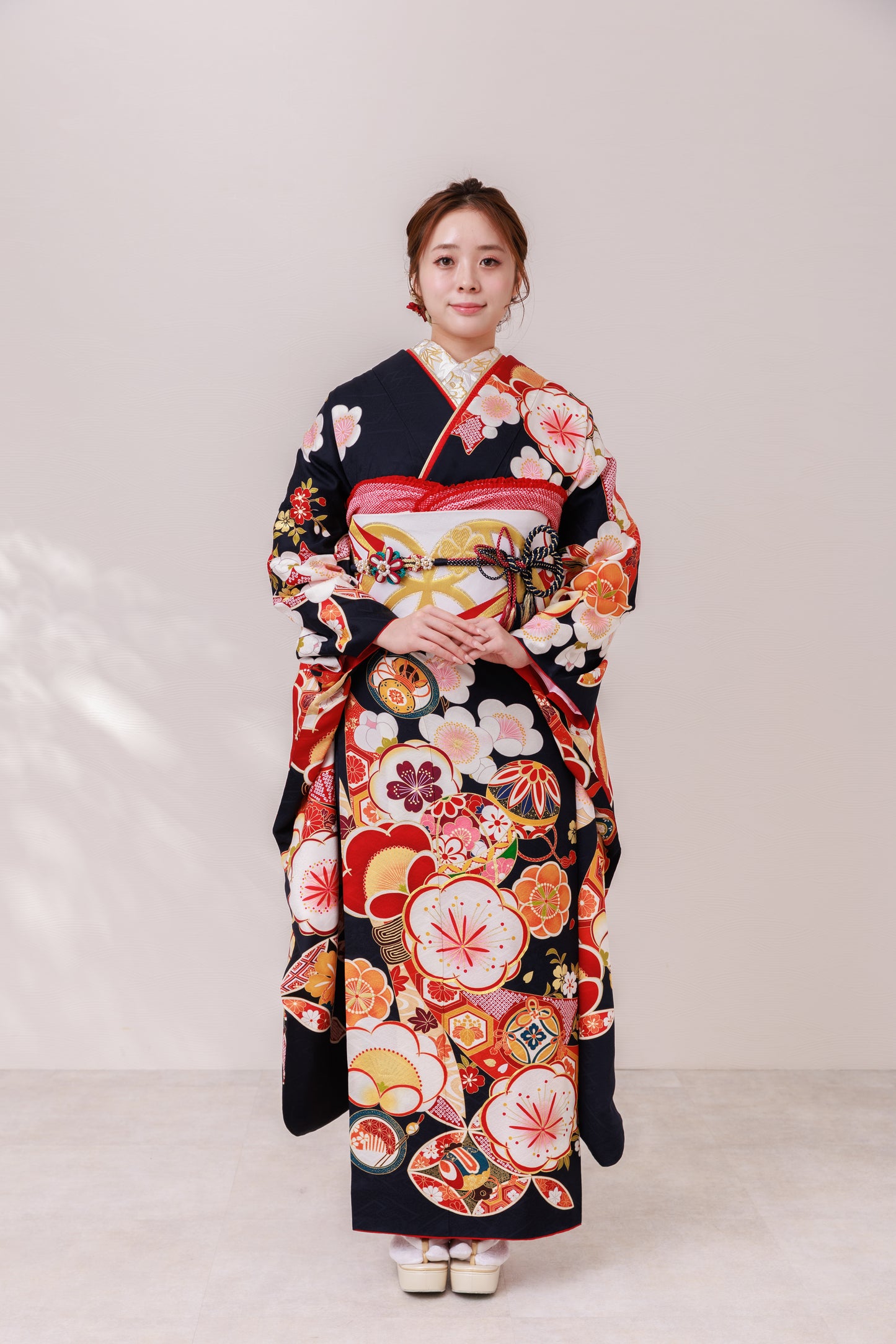 紺地　梅　レトロポップ　正絹振袖【876】