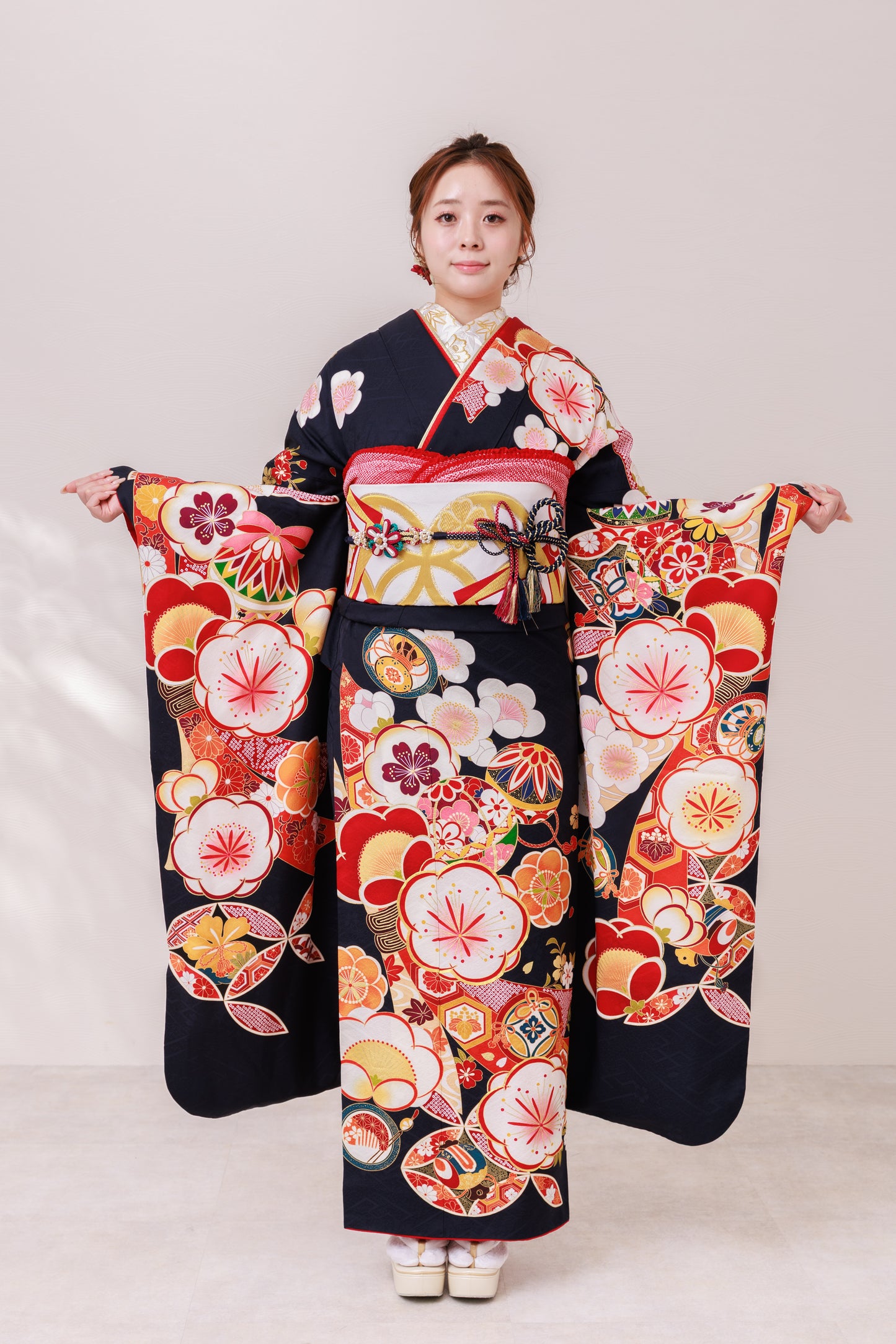 紺地　梅　レトロポップ　正絹振袖【876】