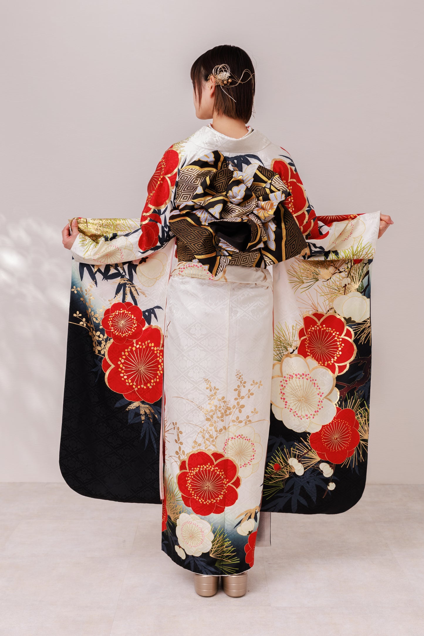白地　赤白梅　正絹振袖【859】