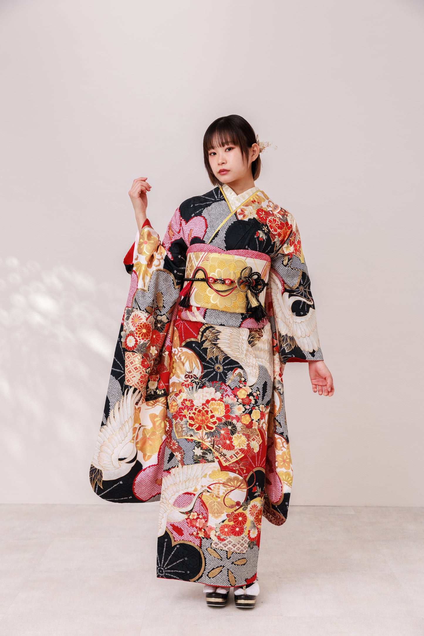 赤黒　鶴　菊　正絹振袖【866】