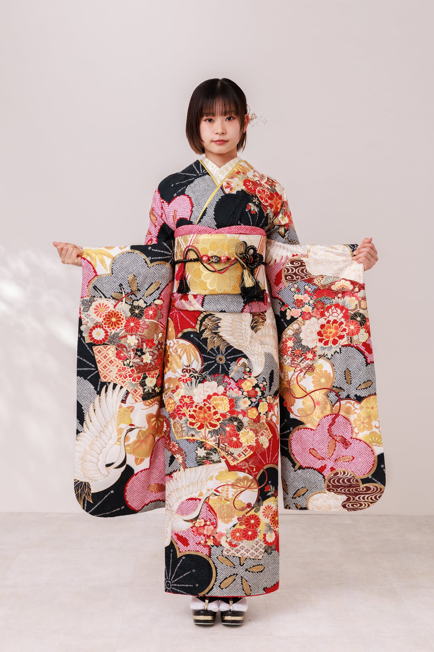 赤黒　鶴　菊　正絹振袖【866】