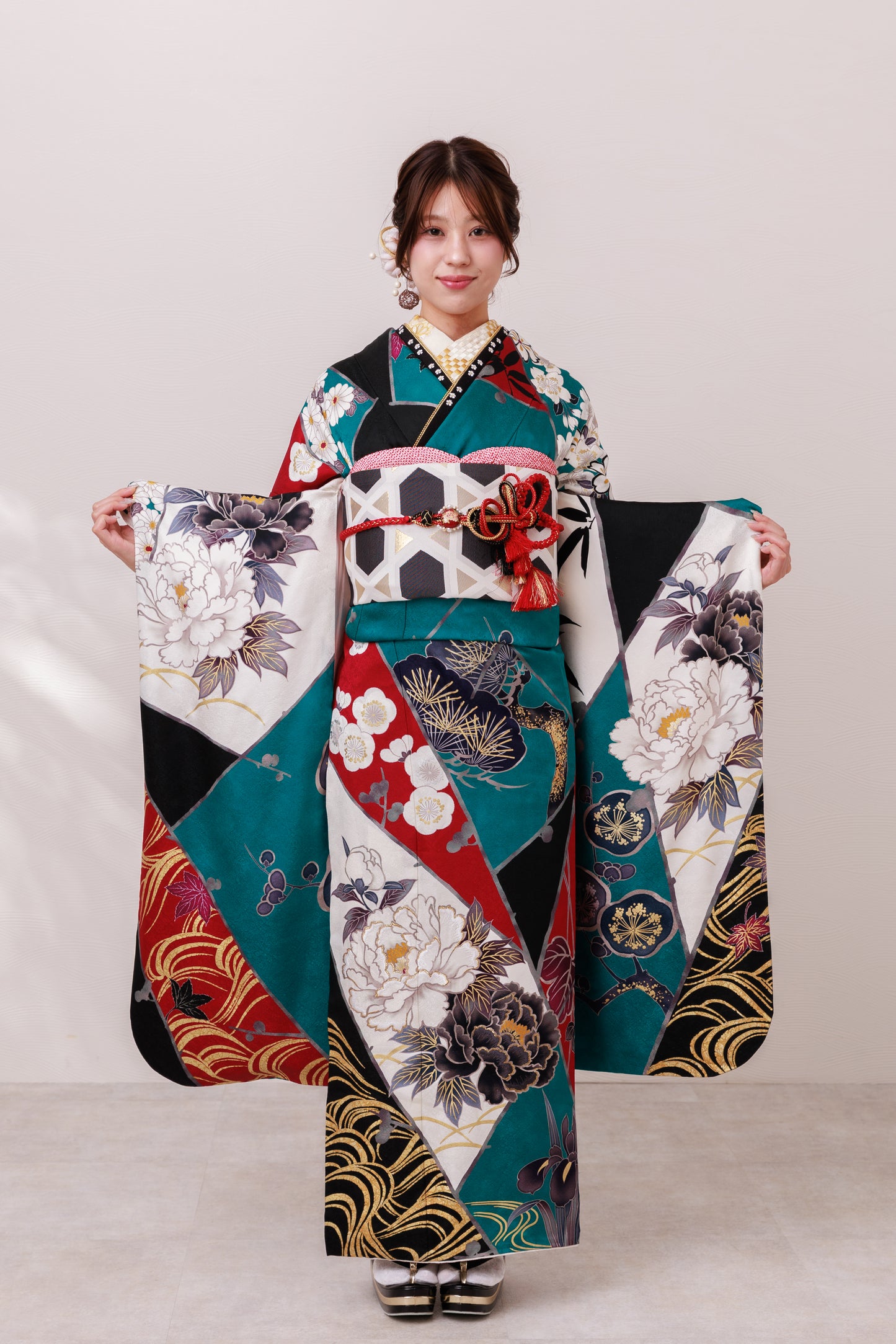 青緑　黒白牡丹　正絹振袖【888】