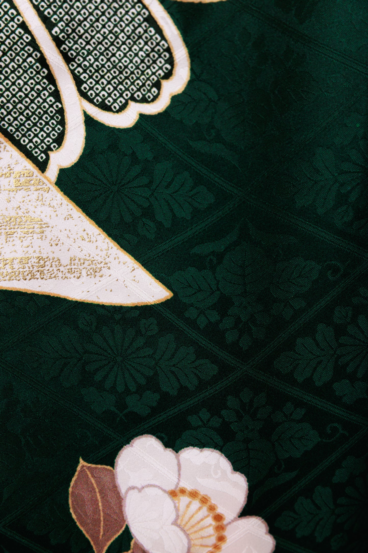 深緑地　赤白牡丹　正絹振袖【883】