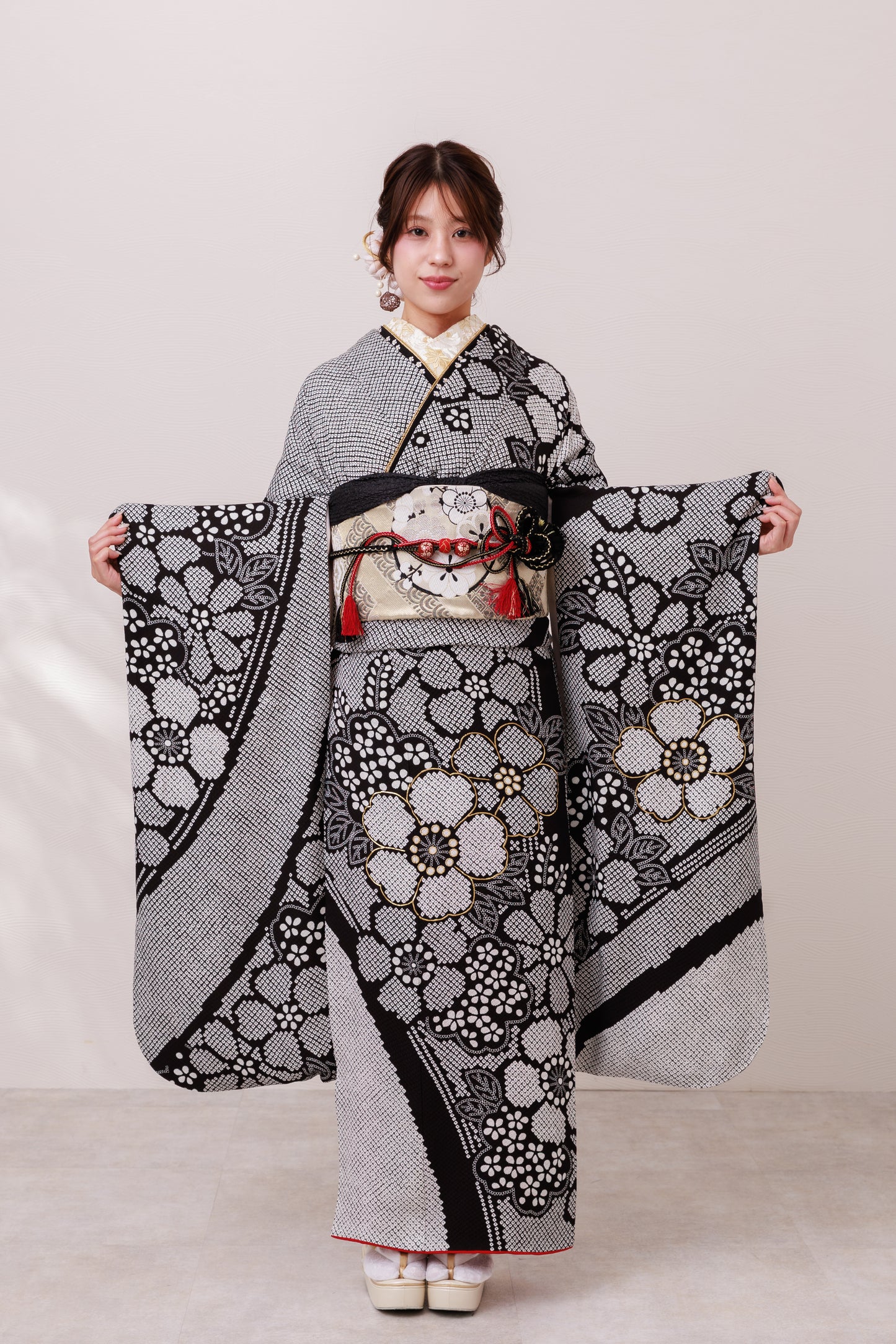 黒地　総鹿の子柄　桜　正絹振袖【885】