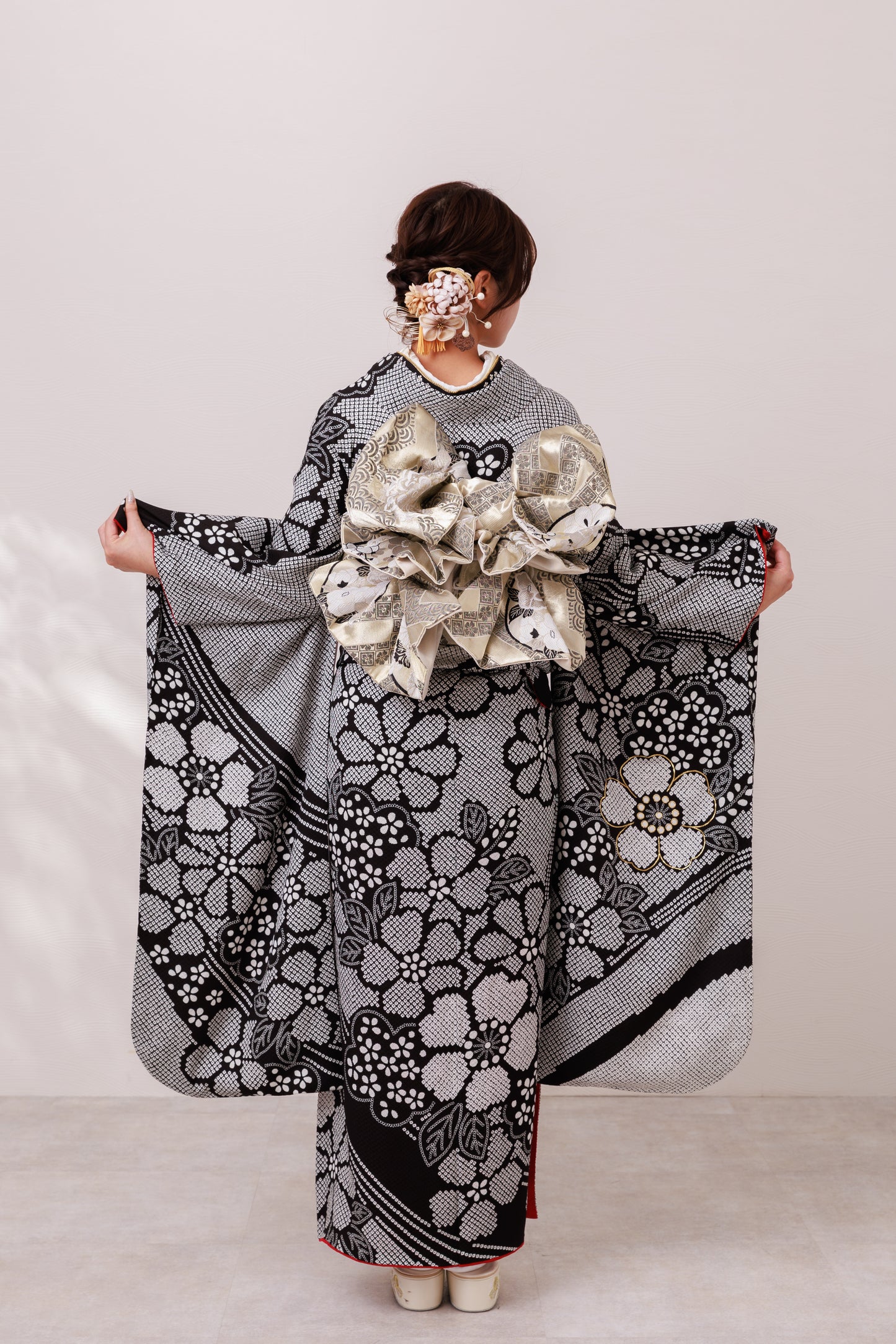 黒地　総鹿の子柄　桜　正絹振袖【885】