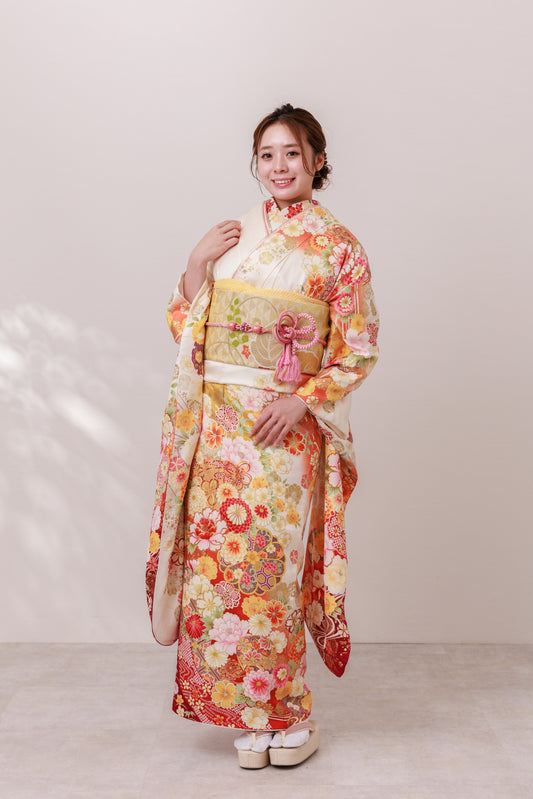 白地　赤ぼかし　菊・牡丹　正絹振袖【881】