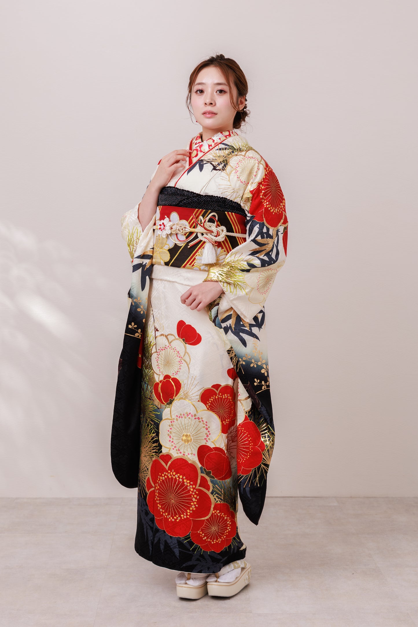 白地　赤白梅　正絹振袖【863】