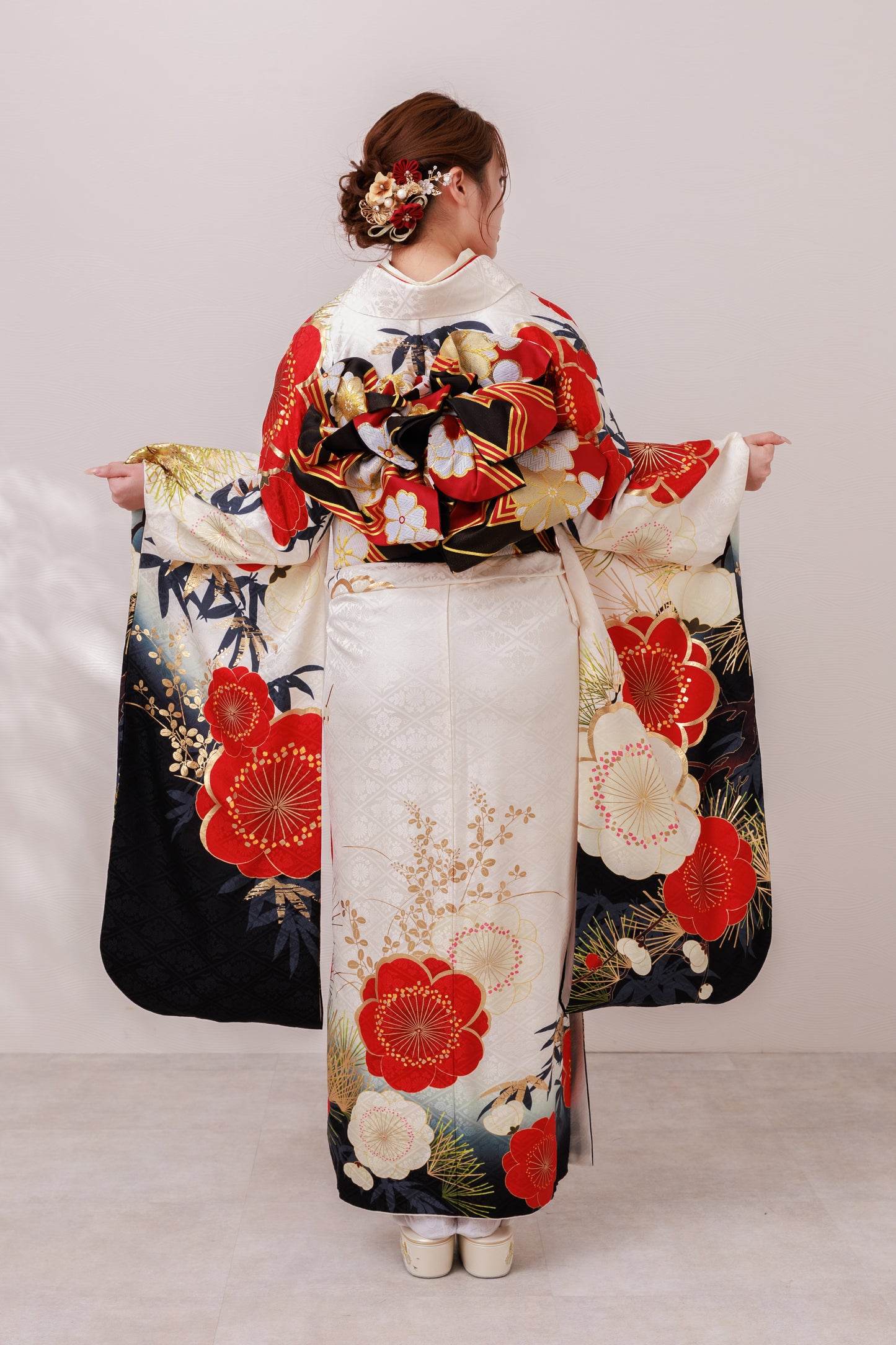 白地　赤白梅　正絹振袖【863】