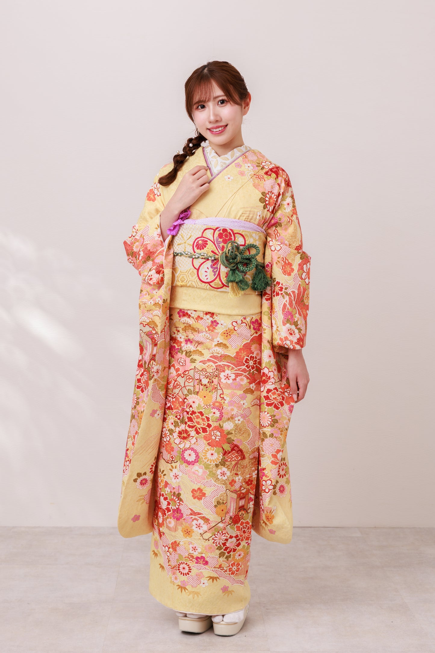 クリーム地　牡丹貝桶　正絹振袖【875】