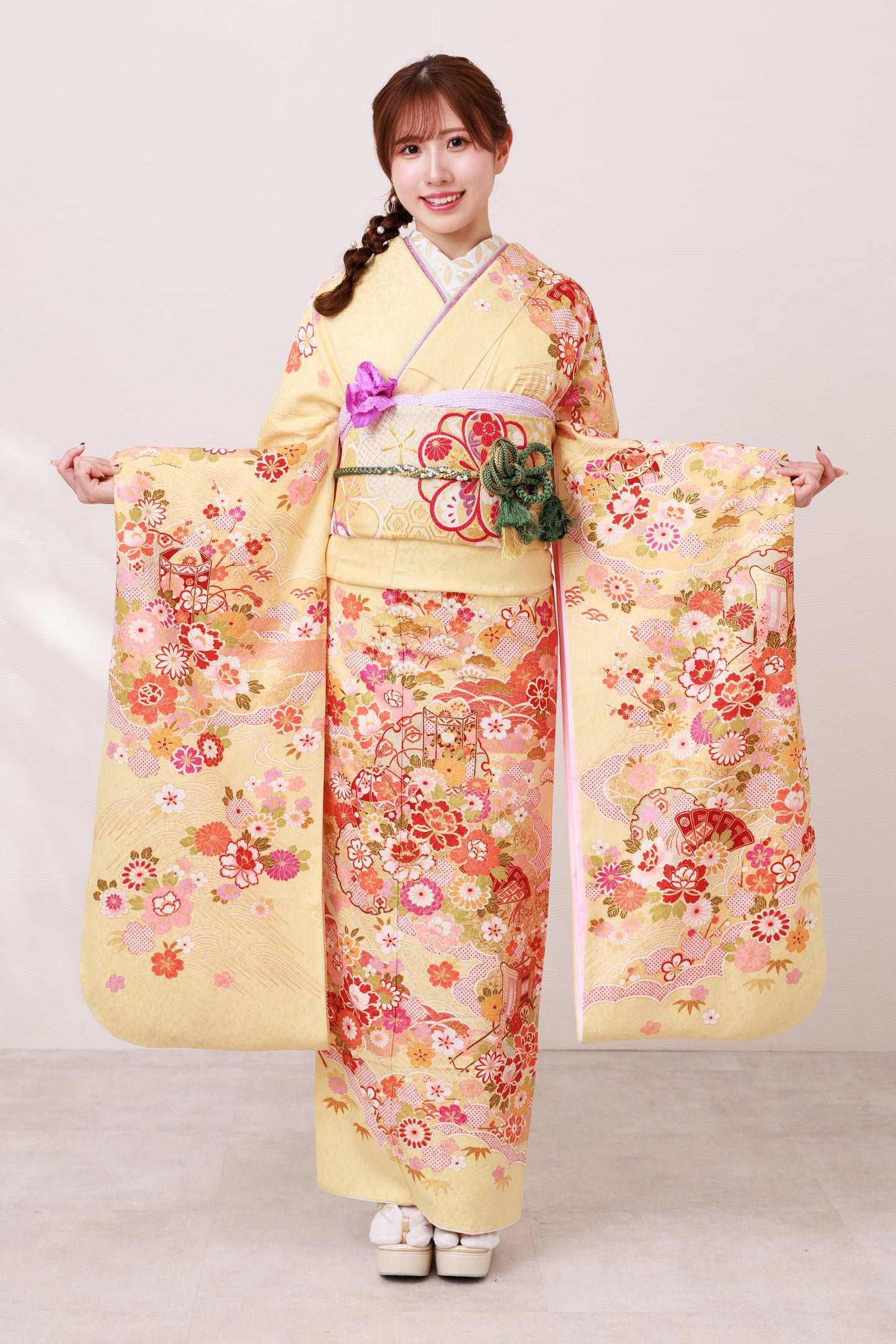 クリーム地　牡丹貝桶　正絹振袖【875】