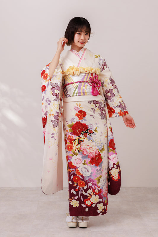 白地　紫ぼかし 牡丹　正絹振袖【870】