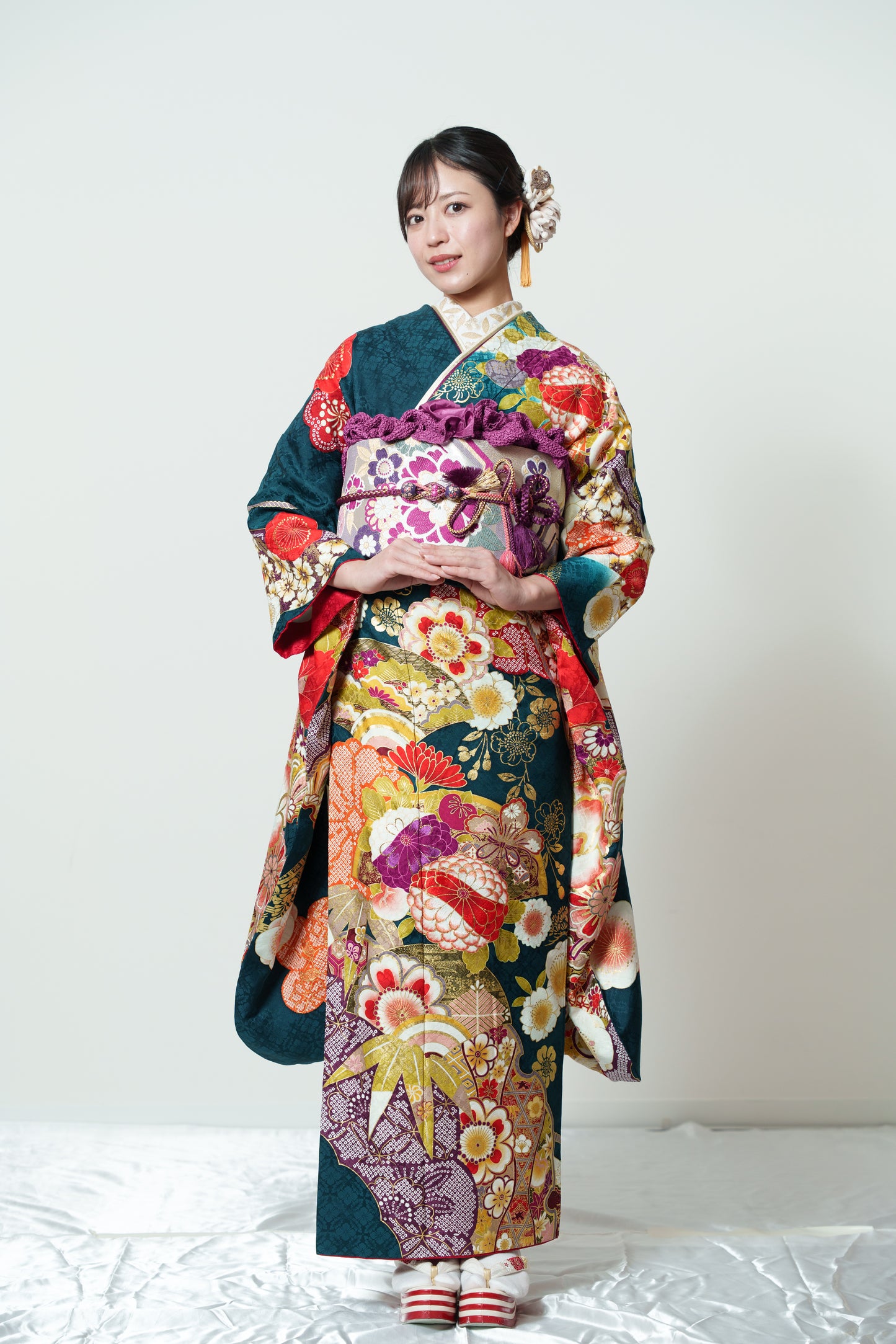 青緑地　菊　正絹振袖【899】