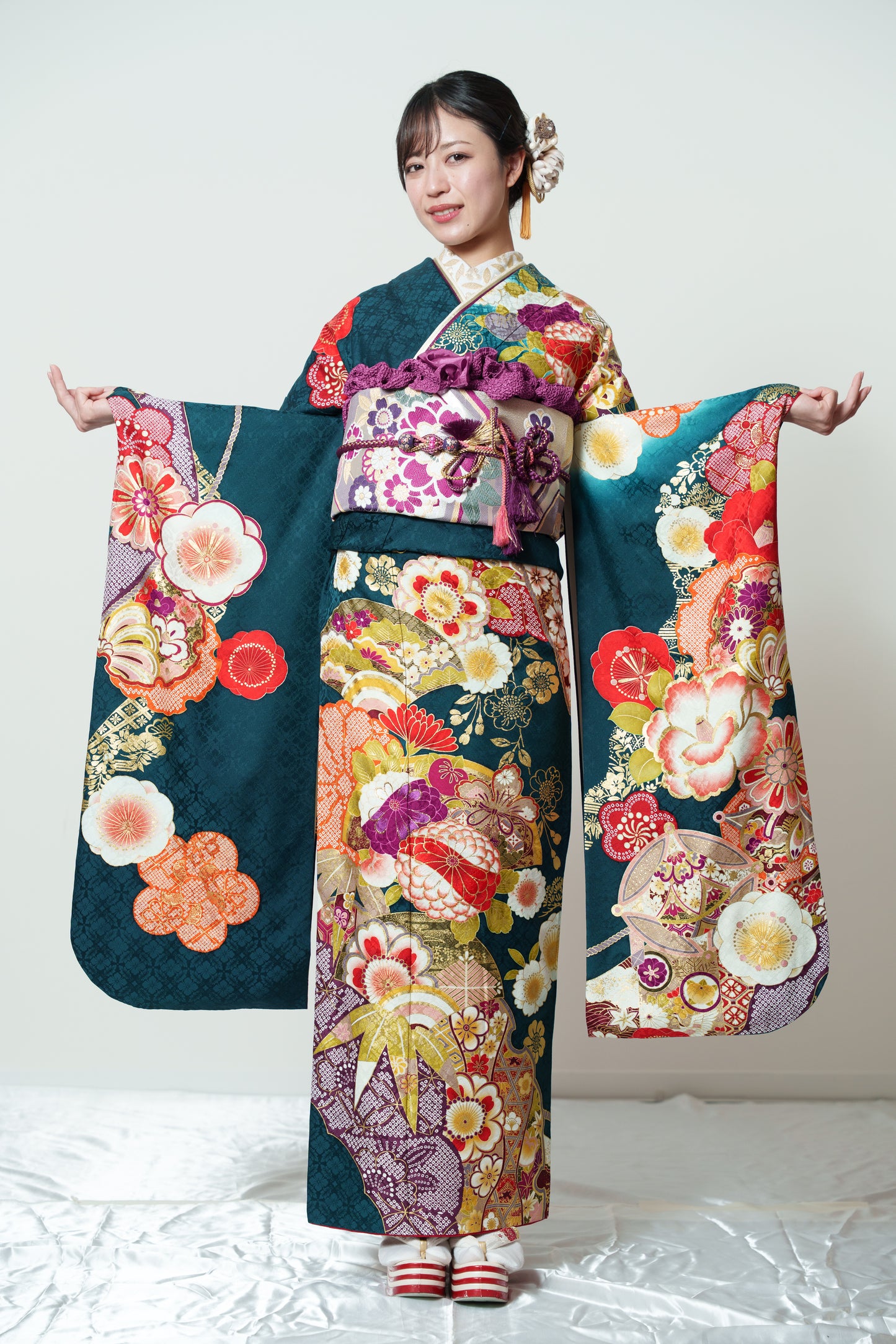 青緑地　菊　正絹振袖【899】