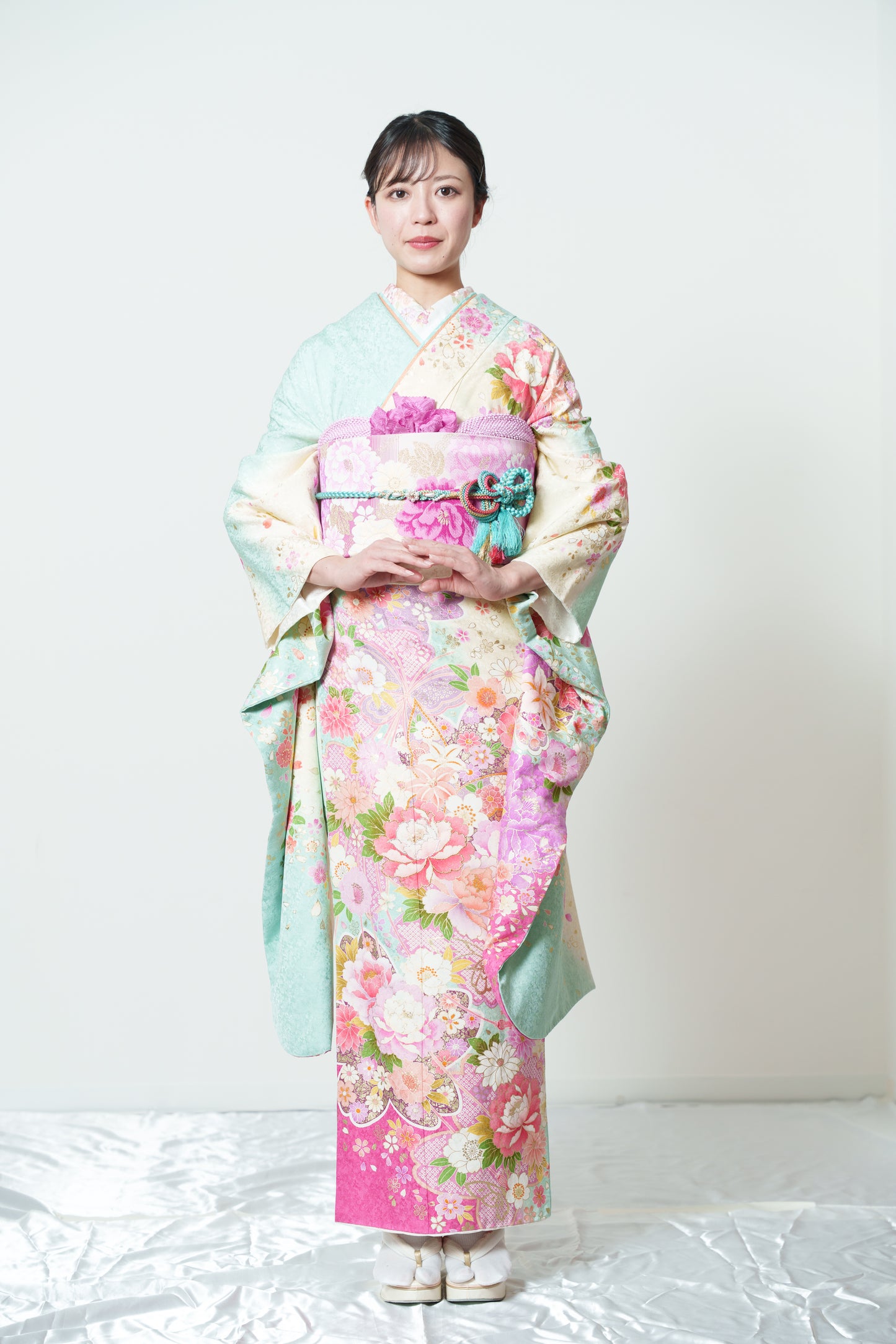 ミントグリーン　牡丹　正絹振袖【908】