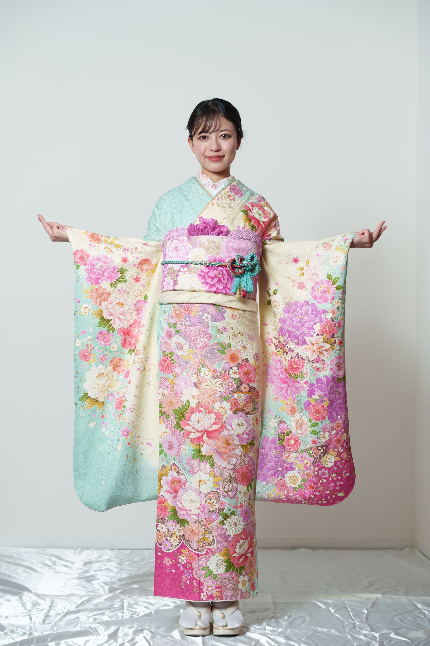 ミントグリーン　牡丹　正絹振袖【908】