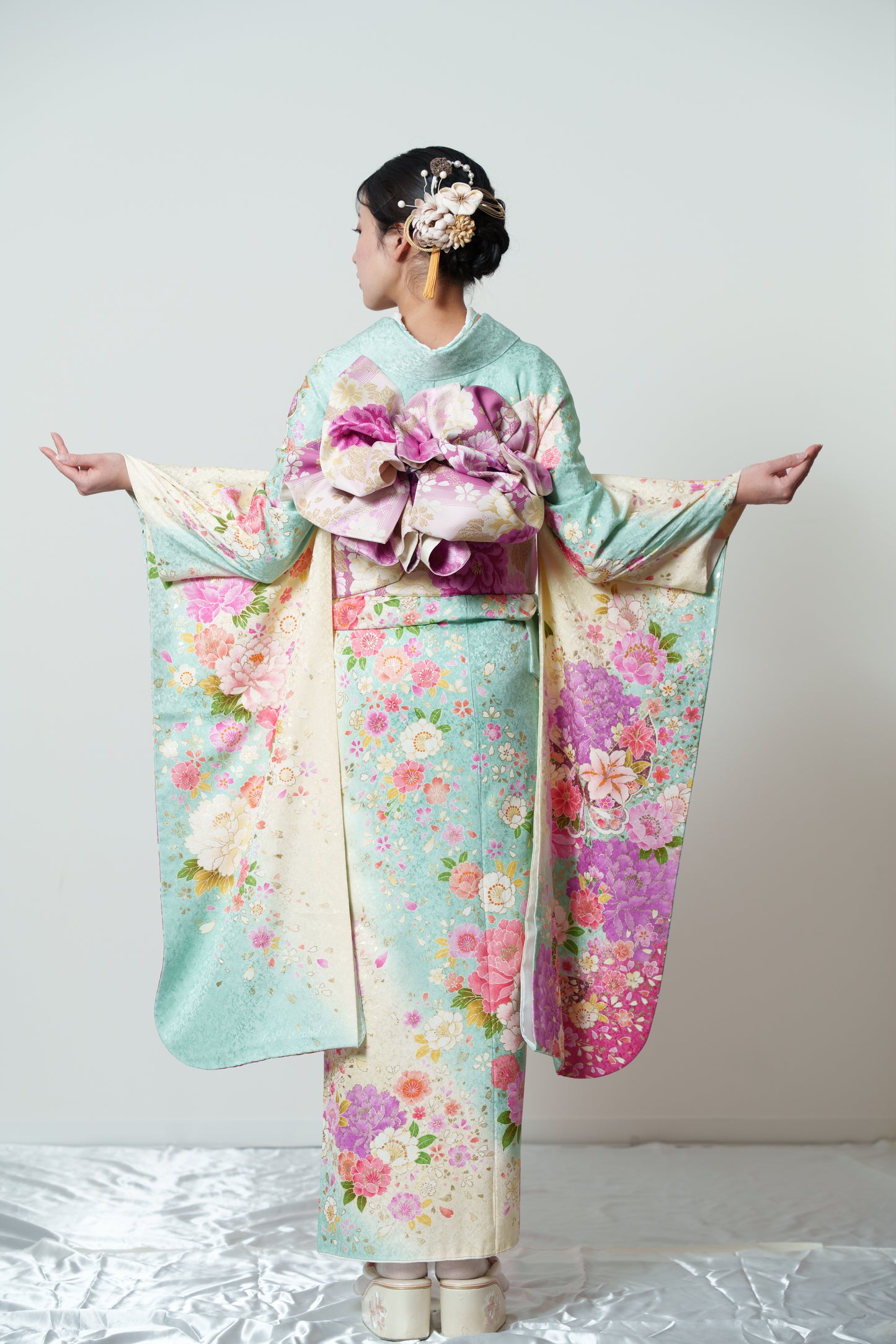 ミントグリーン　牡丹　正絹振袖【908】