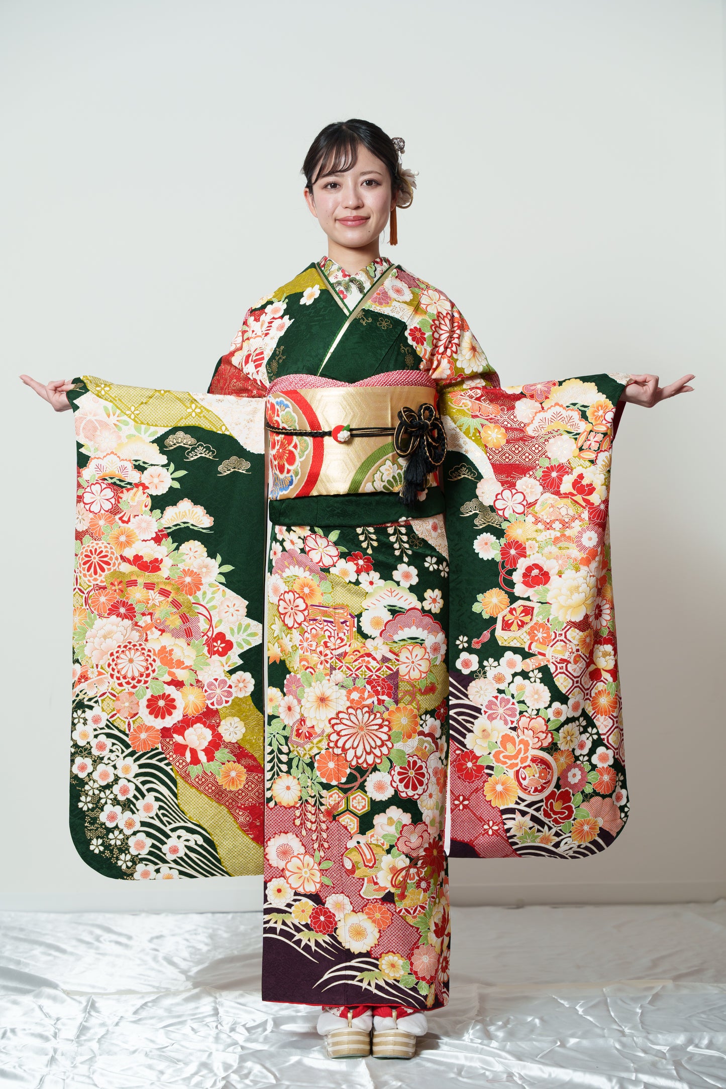 緑地　菊　貝桶　正絹振袖【898】