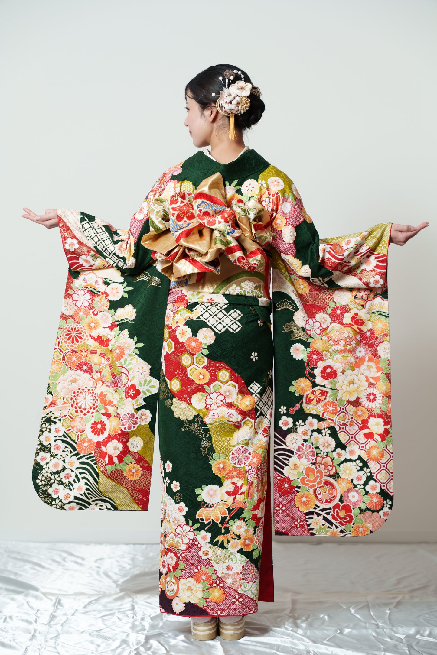 緑地　菊　貝桶　正絹振袖【898】