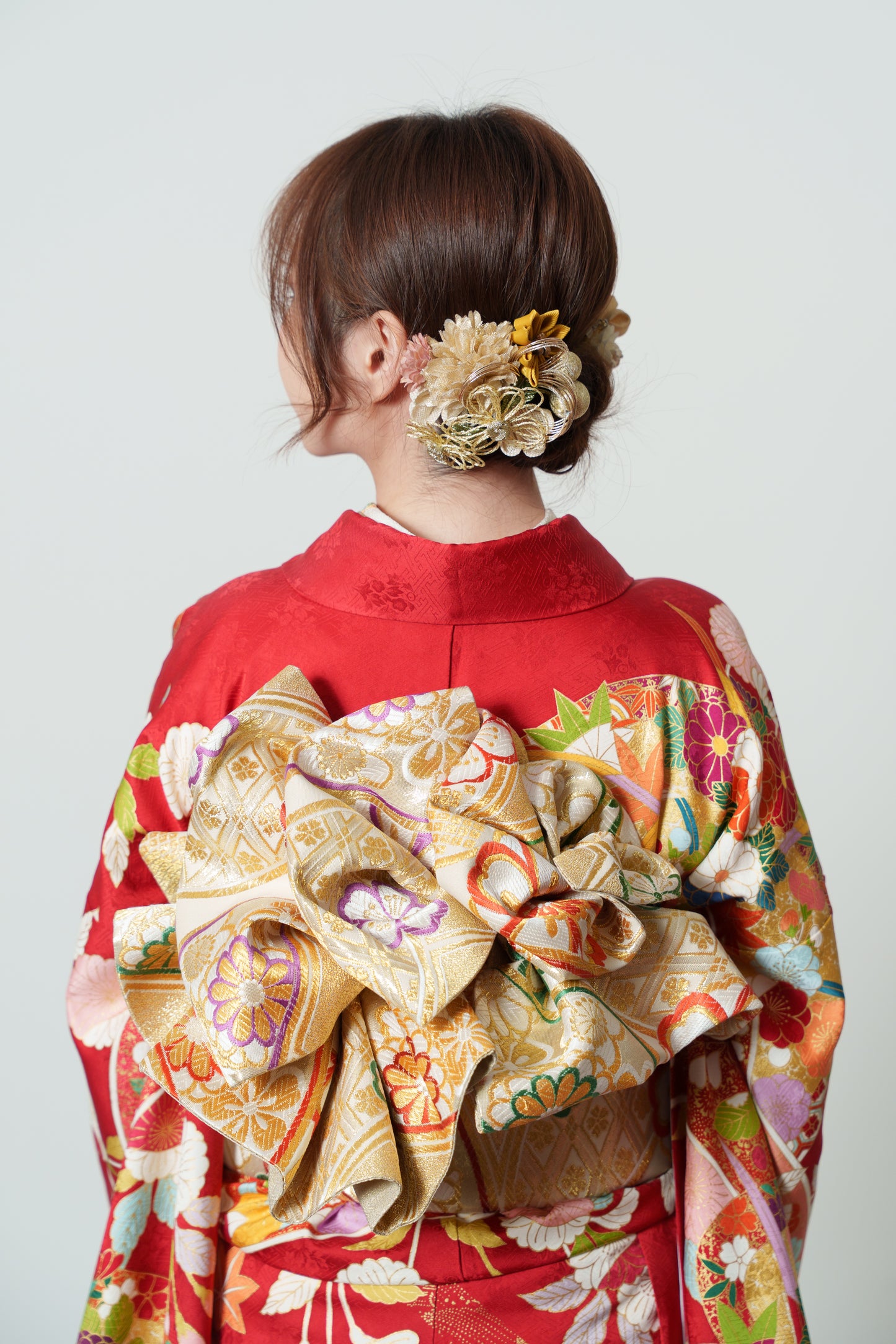 赤地　丸菊・紅葉・桜　正絹振袖【917】