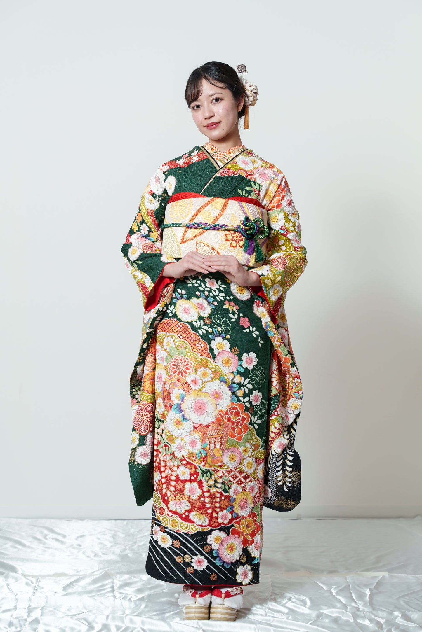 緑地　辻が花　御所車　正絹振袖【913】