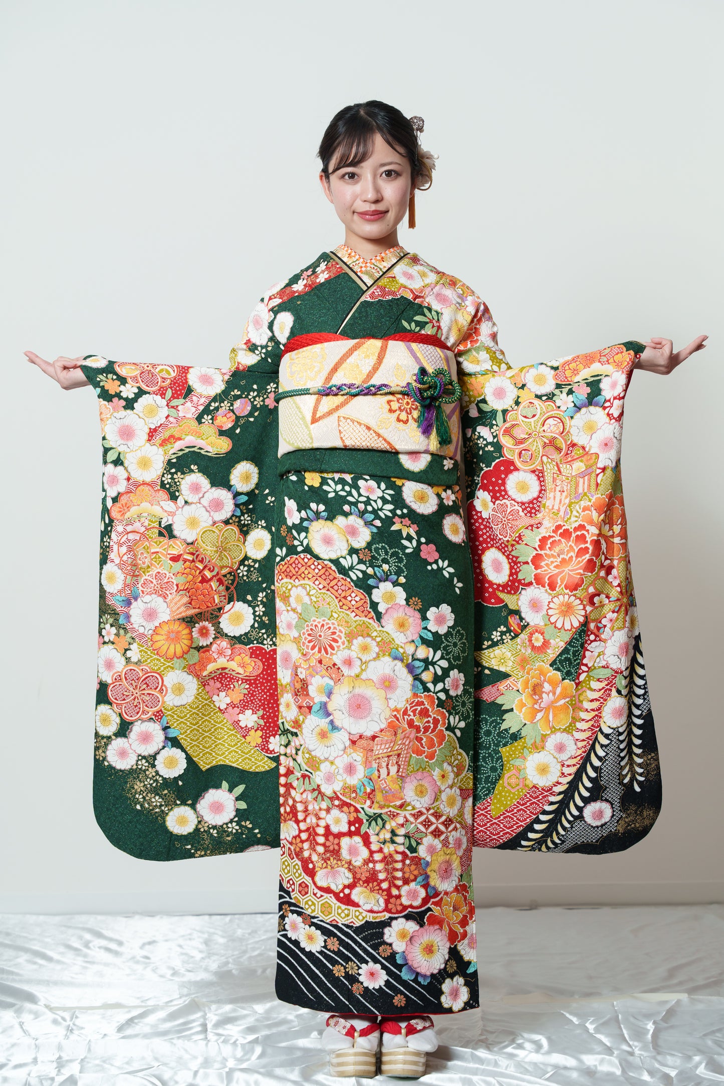 緑地　辻が花　御所車　正絹振袖【913】