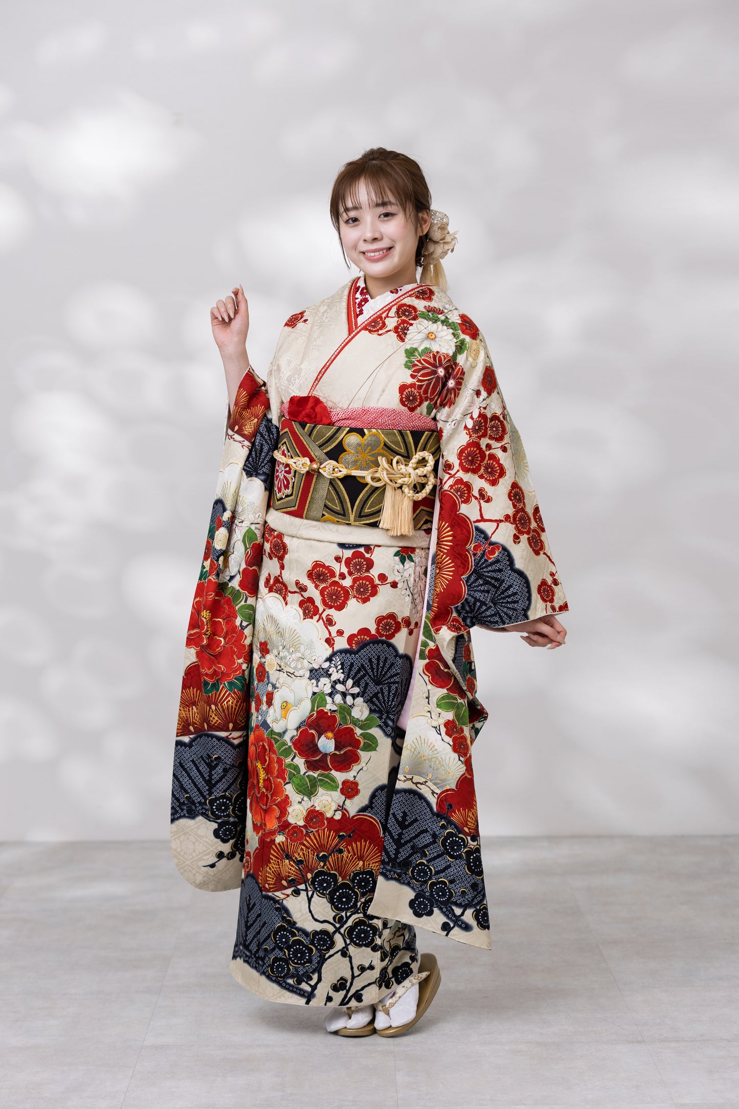 ベージュ地　椿　正絹振袖【938】