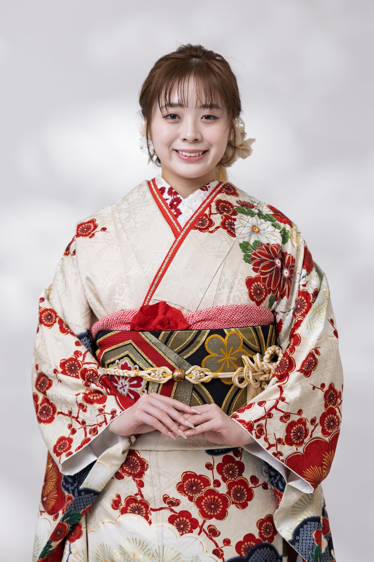 ベージュ地　椿　正絹振袖【938】