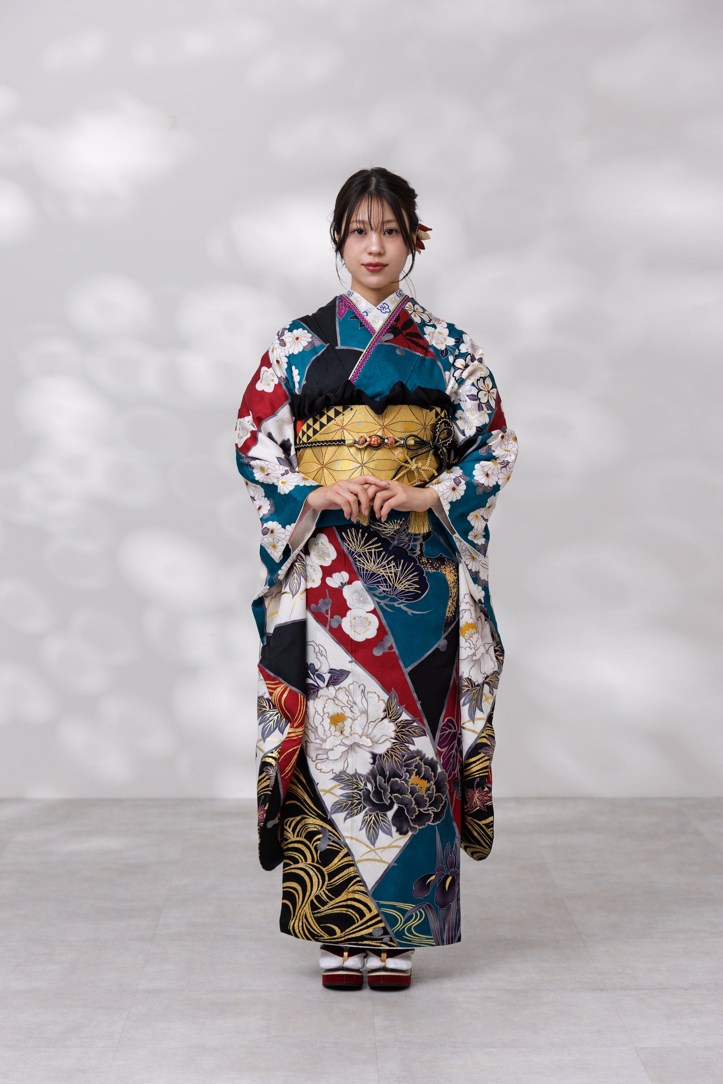 黒白青染め分け　白牡丹現代　正絹振袖【943】