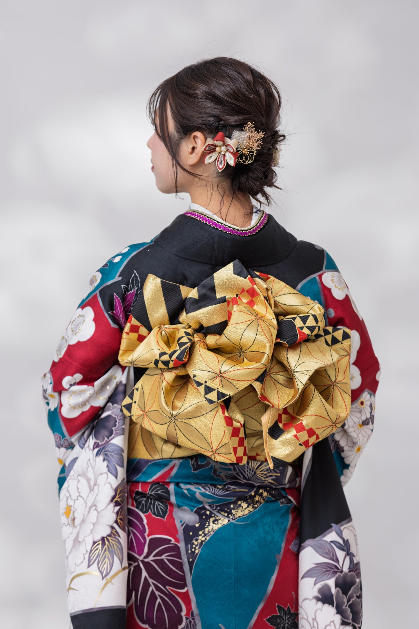 黒白青染め分け　白牡丹現代　正絹振袖【943】