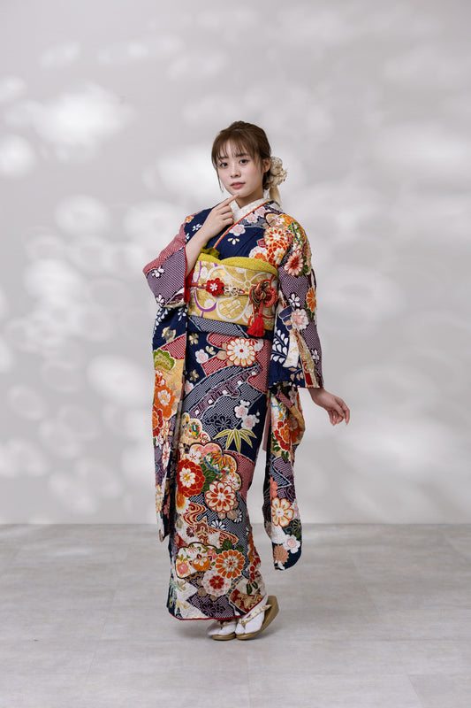 紺地　絞り　丸菊・松　正絹振袖【952】