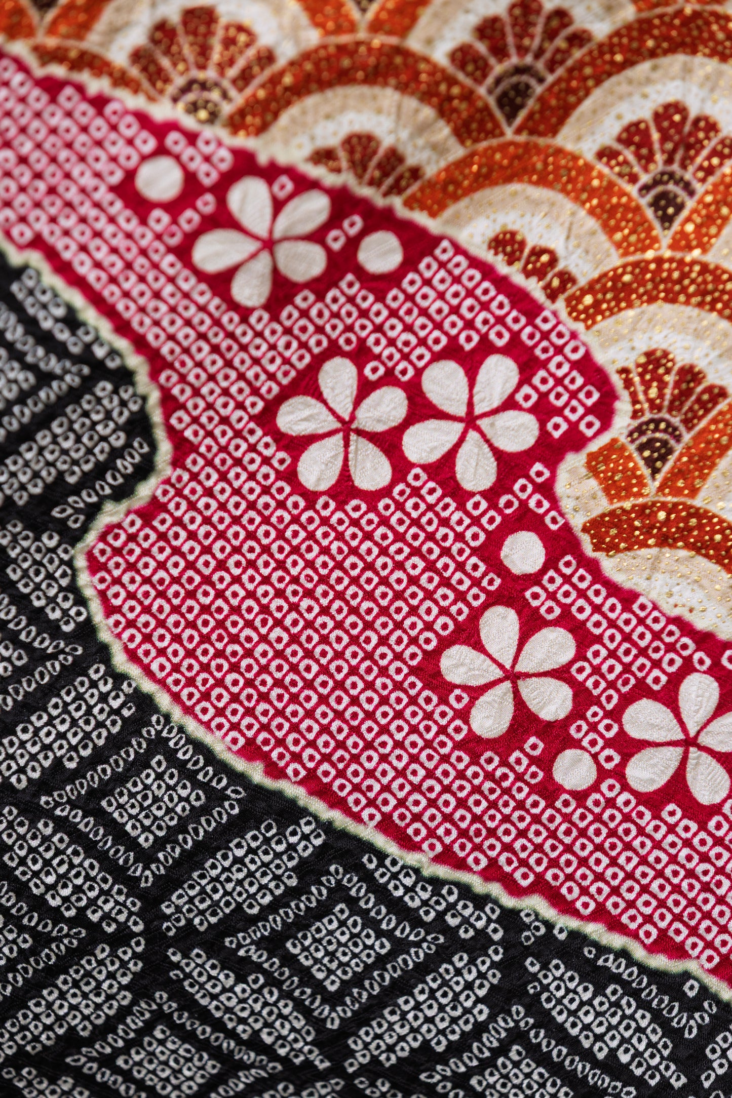 紺地　しぼり　牡丹・菊　正絹振袖【933】