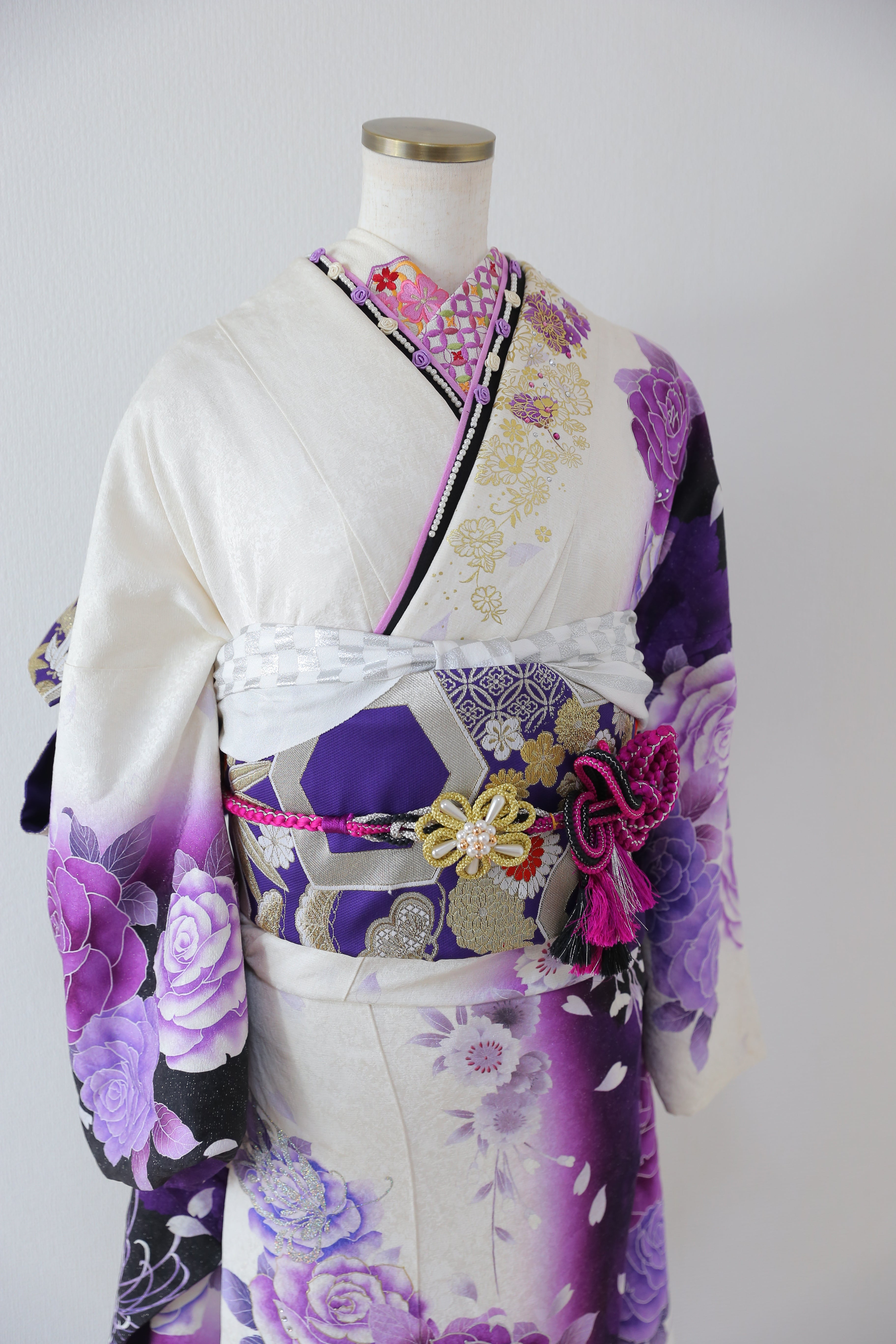 MJのお着物[大特価！！！] 振袖　正絹振袖　白 裾紫 華やか桜