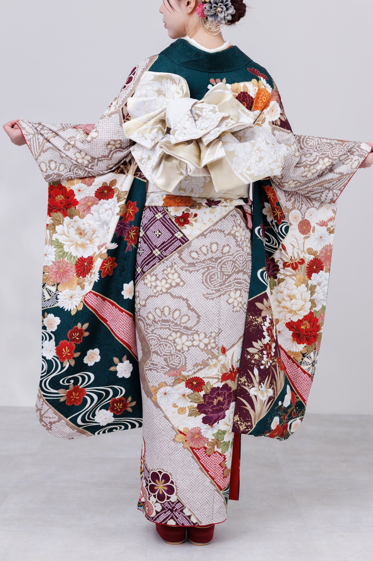 緑地　梅・松　鹿の子柄　正絹振袖【841】