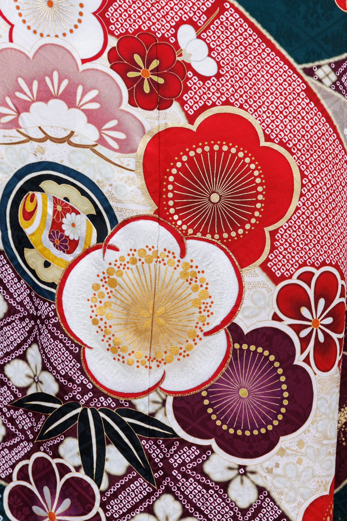 緑地　梅・松　鹿の子柄　正絹振袖【841】