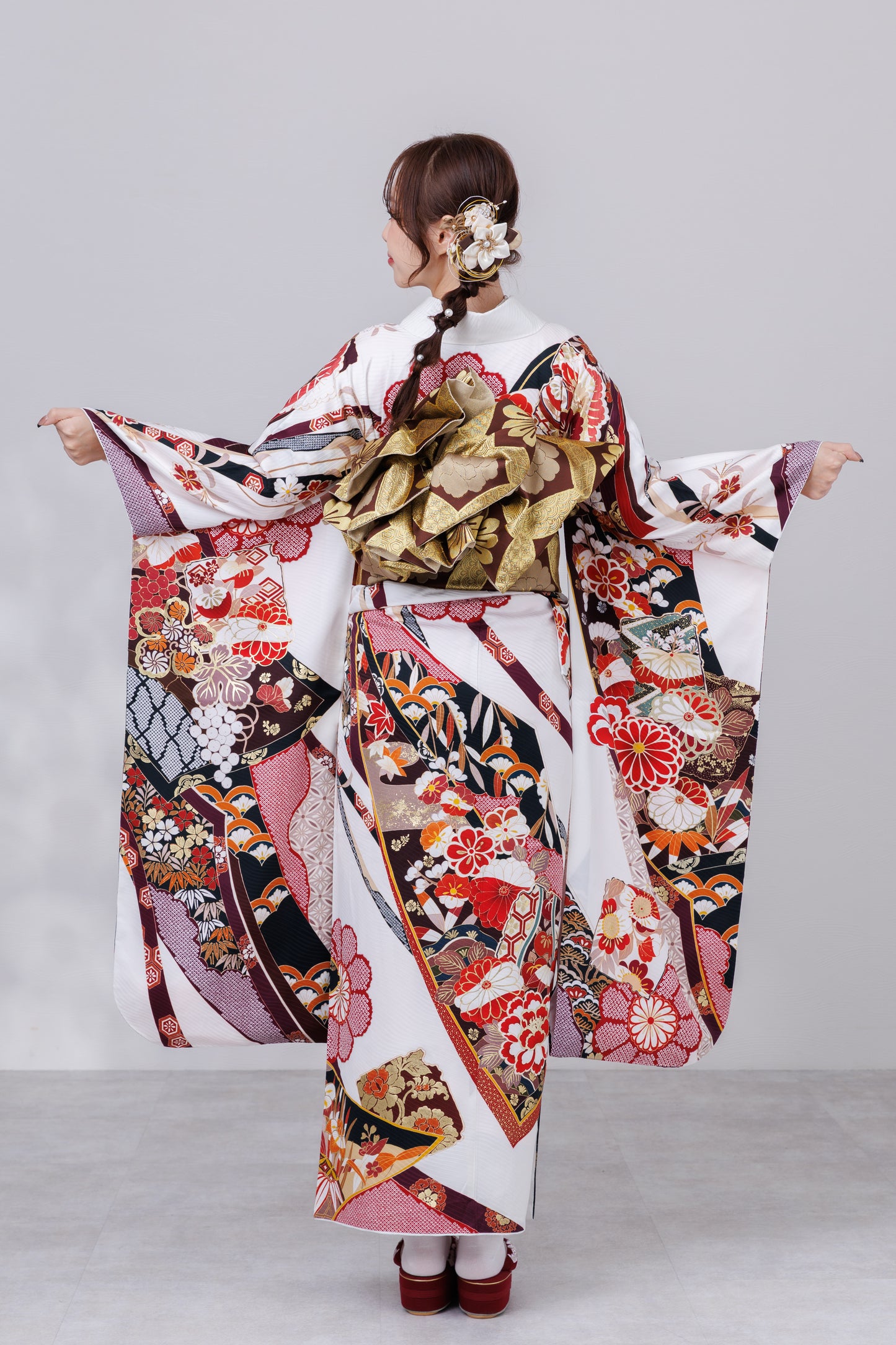 白地　鴛鴦　古典柄　正絹振袖【846】