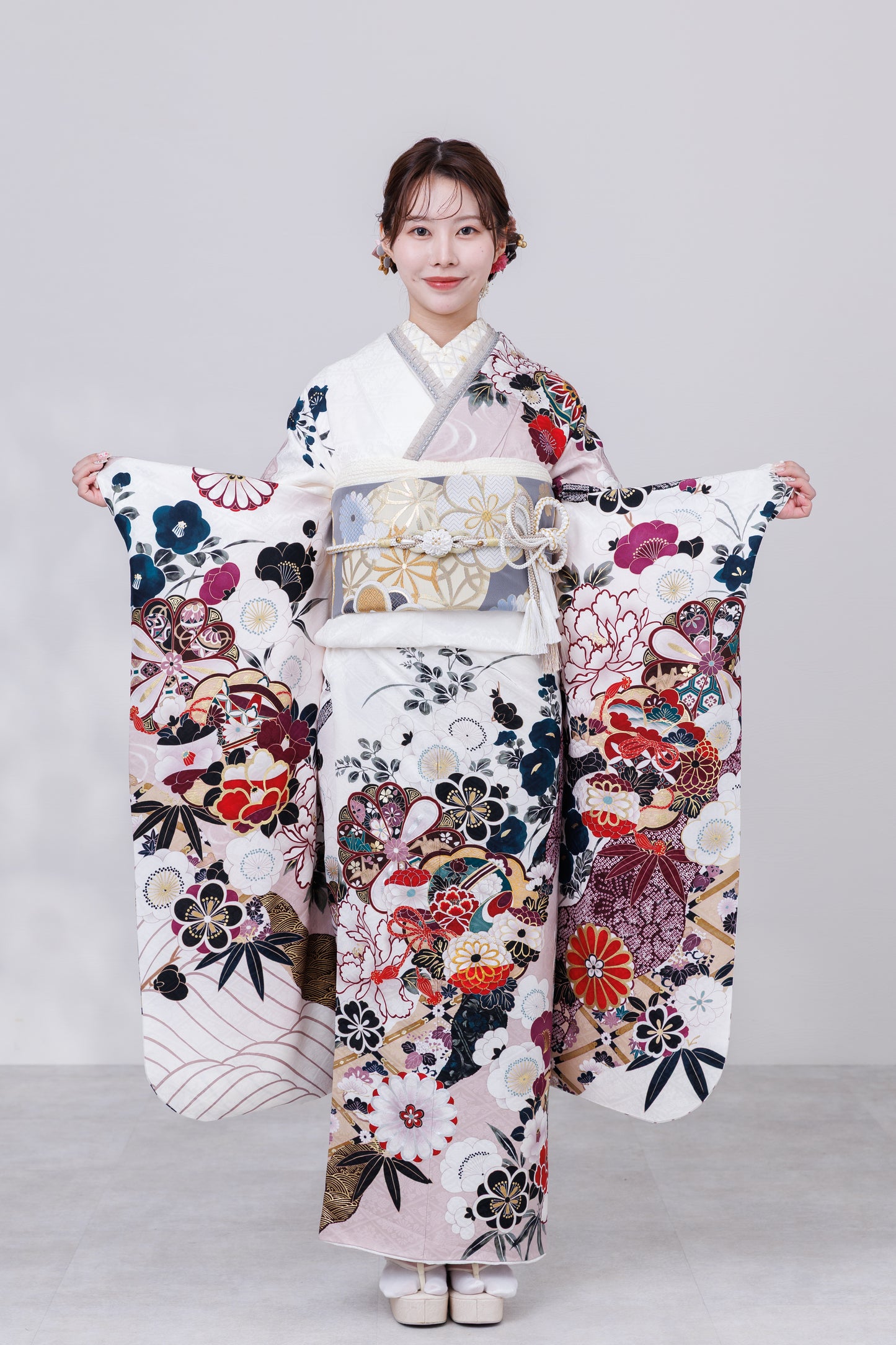 白地　くすみピンク　菊・梅　正絹振袖【817】