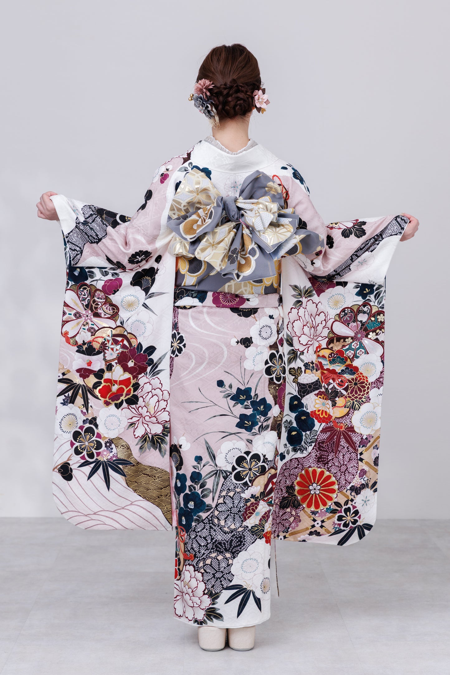 白地　くすみピンク　菊・梅　正絹振袖【817】