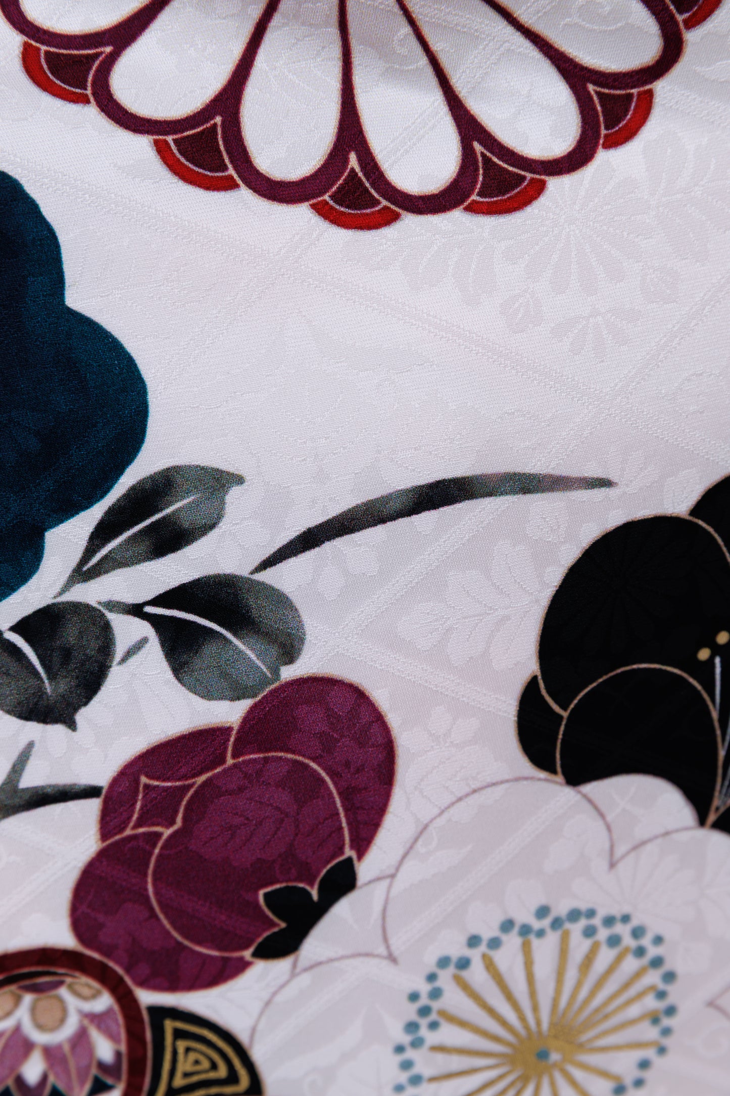 白地　くすみピンク　菊・梅　正絹振袖【817】