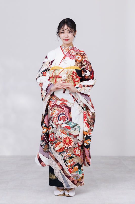 白地　古典　菊・鴛鴦　正絹振袖【808】